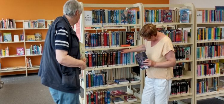 Enga­ge­ment des Monats Juli — Ehren­amt­li­che Arbeit in den Stadtteilbibliotheken