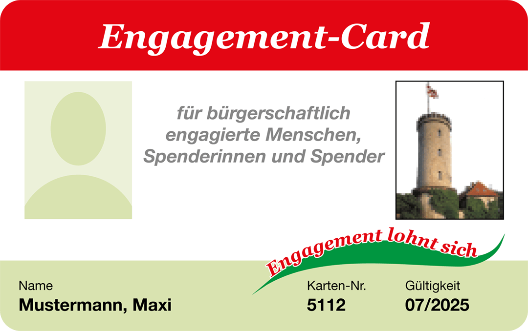 Ein Bild der Engagement-Card für bürgerschaftlich engageiert Menschen, Spenderinnen und Spender. Darauf ist links ein Platzhalter für das Foto eine*r Besitzer*in. Rechts ist eine Darstellung der Sparrenburg. Unten in einer Zeile der Name de*r Besitzer*in, die Kartennummer und bis wann die Karte gültig ist